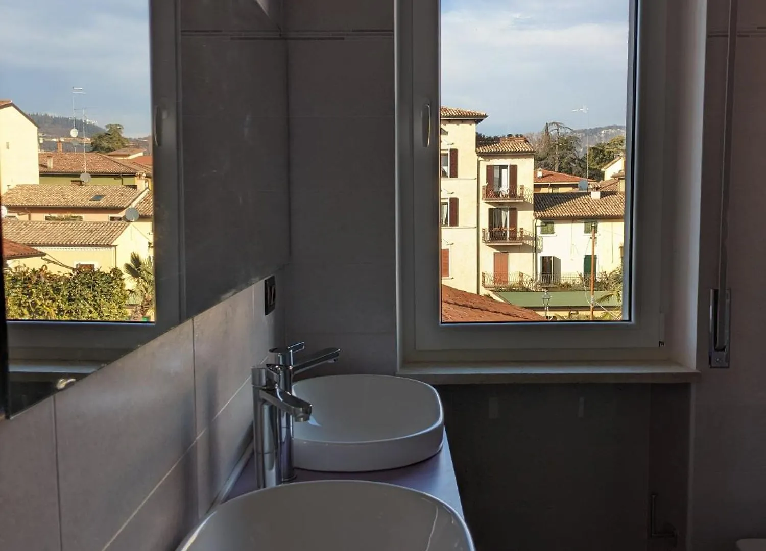 Bardolino Center Apartments Italy